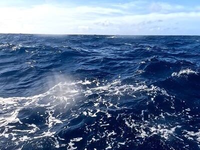 沖縄本島最強ポイントは波も最強でした・・・